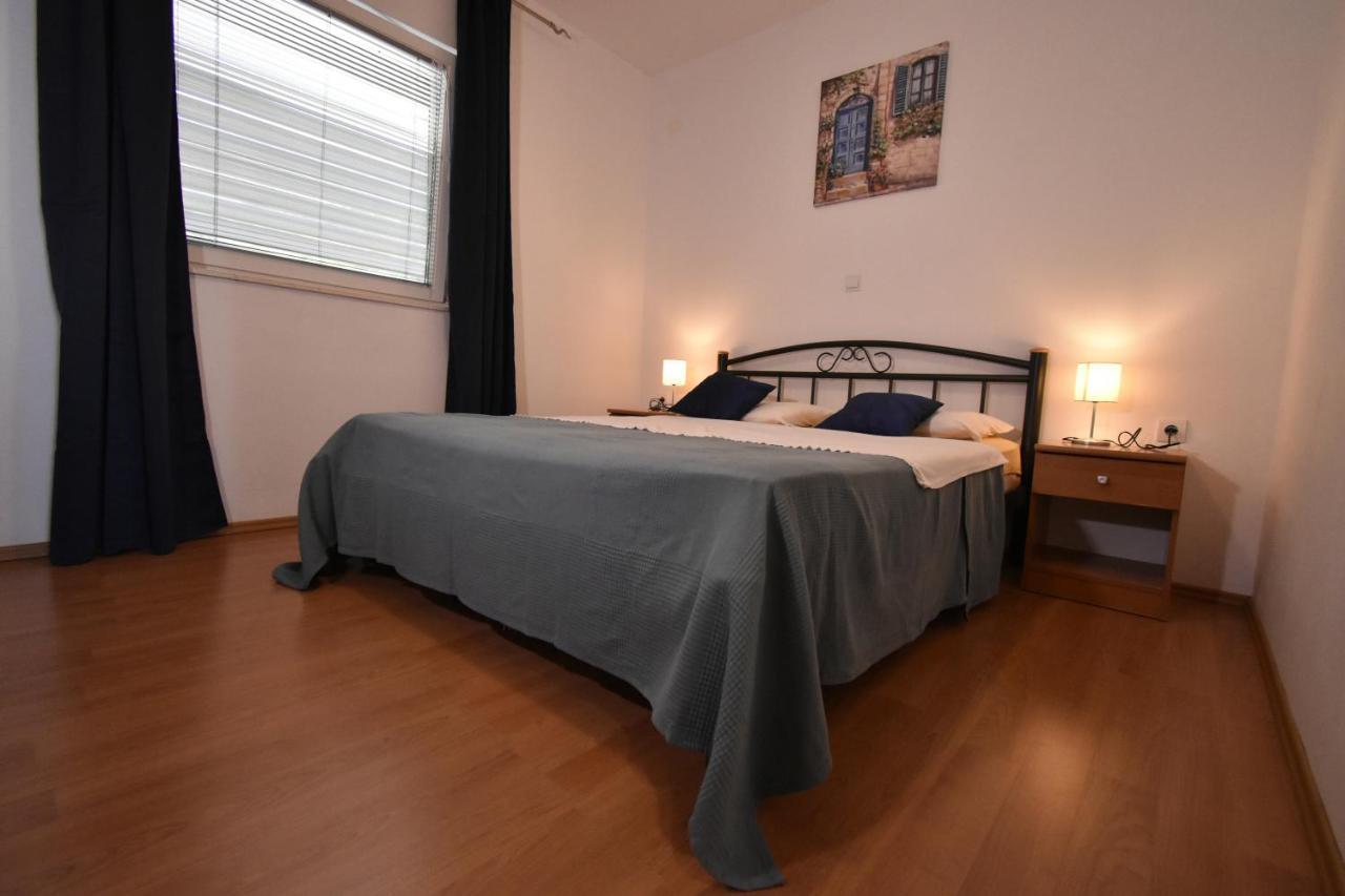 Apartments Jasna Trogir Bagian luar foto