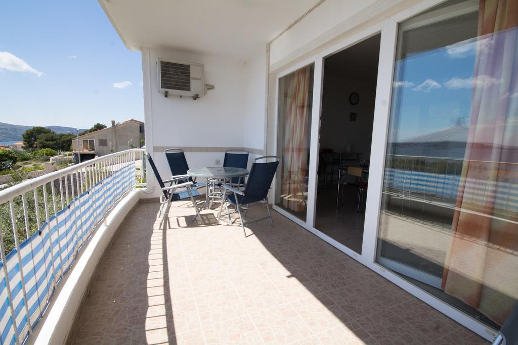 Apartments Jasna Trogir Bagian luar foto