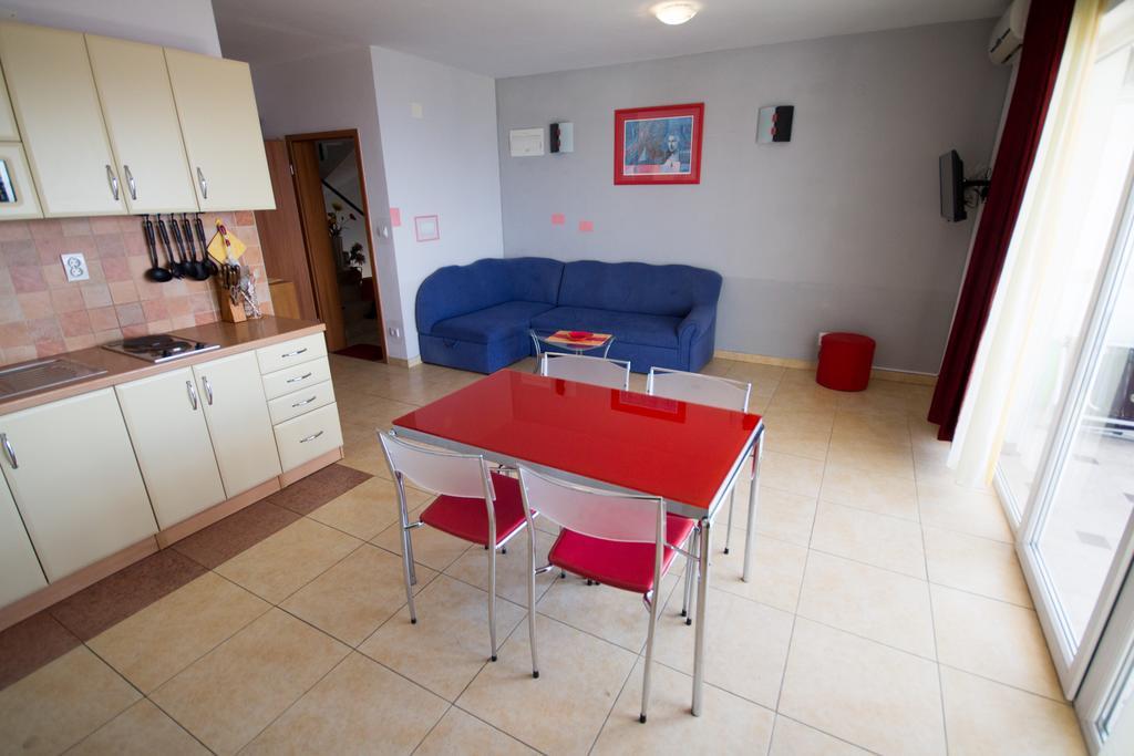 Apartments Jasna Trogir Bagian luar foto