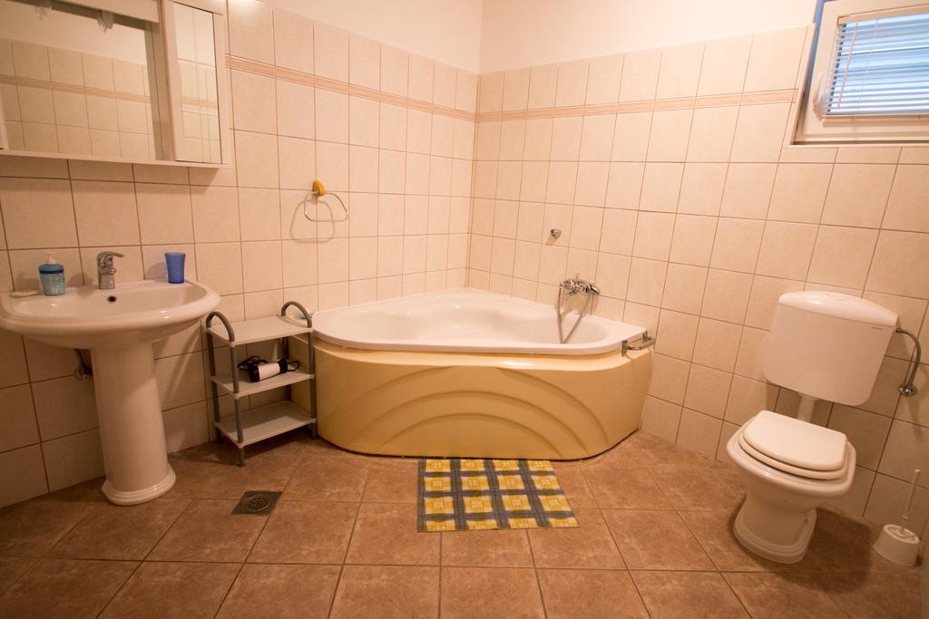 Apartments Jasna Trogir Bagian luar foto